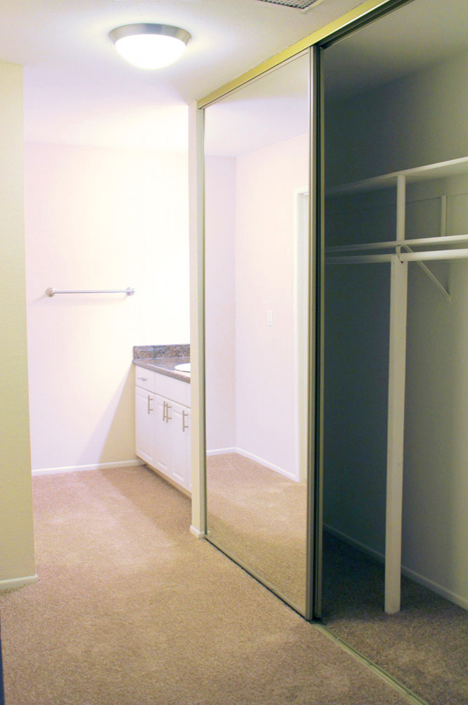 This image is the visual representation of Studio apartment 5 in Huntington Creek Apartments.